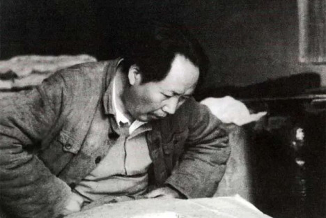 毛主席为何把报纸看作自己极重要的武器？