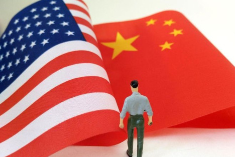 月薪三千仍关心国事和吃不到狗粮却依然跪舔