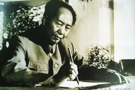 毛主席为什么请斯大林派一个学者来看他的文章？