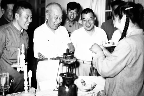 董老关心民生二三事