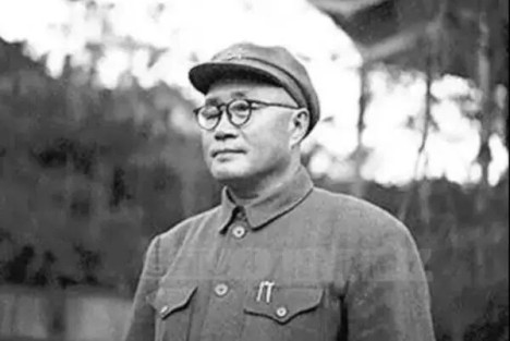 1971年军委副主席刘伯承将部分藏书送给军政大学