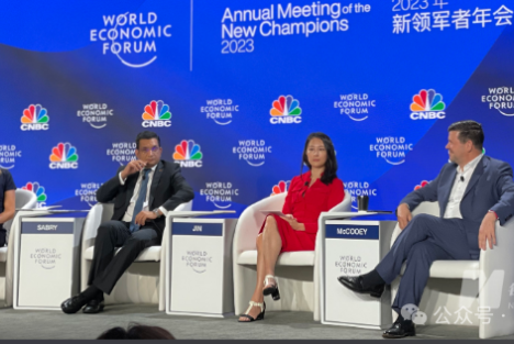 一些海归经济学家为何不可信？