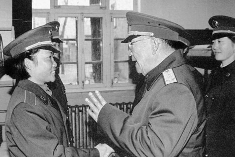 战上海：迟浩田“四两拨千斤”