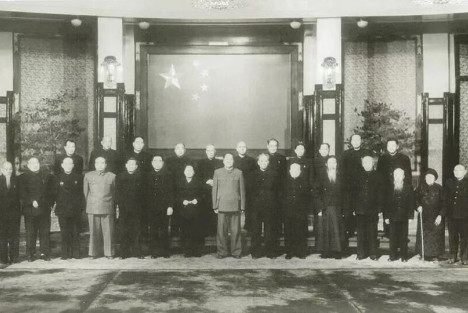 “甘为民仆耻为官”：董必武的波澜一生诠释共产党人政绩观