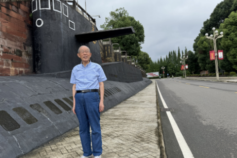 驳“我国第一代核潜艇模仿美国核潜艇儿童玩具”的谎言