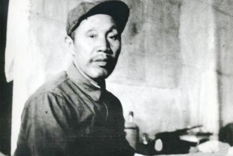 现代谍报大师董必武