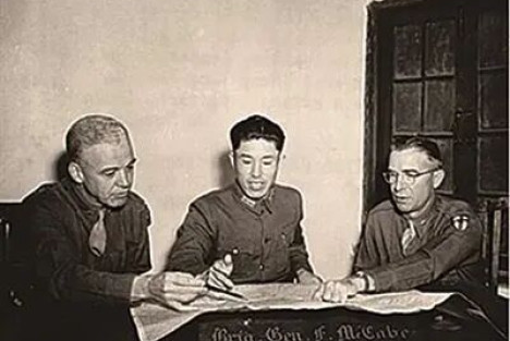 郑洞国：我与毛泽东、周恩来的交往