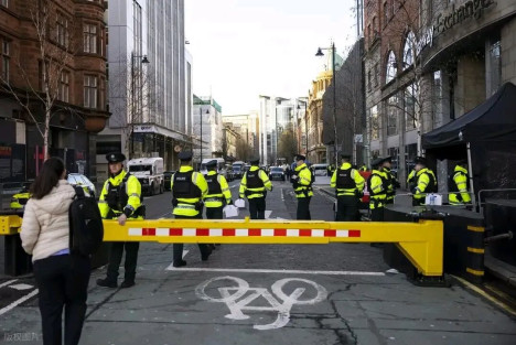 英国失控，血案引爆全国骚乱，老牌帝国加速散架