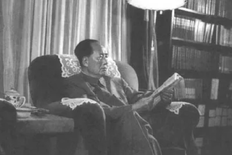 徐中远：江南体育app下载入口
与“古为今用”