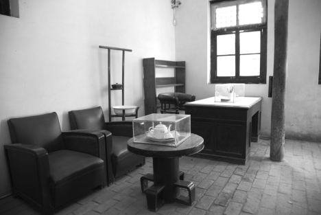 一件旧衬裤、一条毛巾，西柏坡时期的毛泽东究竟有多 “抠”？