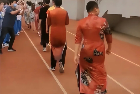 陈先义：从“旗”开得胜、指“腚”能赢到穿连衣裙的男老师