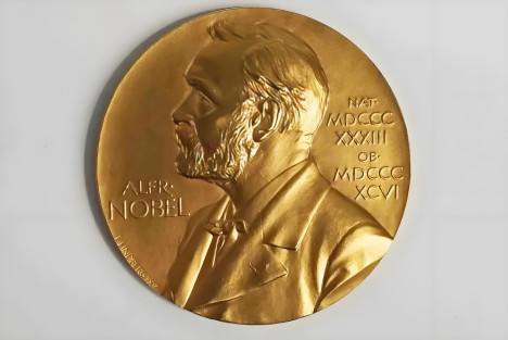 萨特：诺贝尔文学奖是给西方作家与东方叛逆者的荣誉