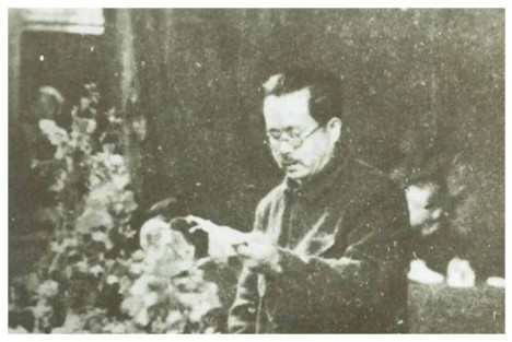 任弼时：“这才是人民县长的样子”