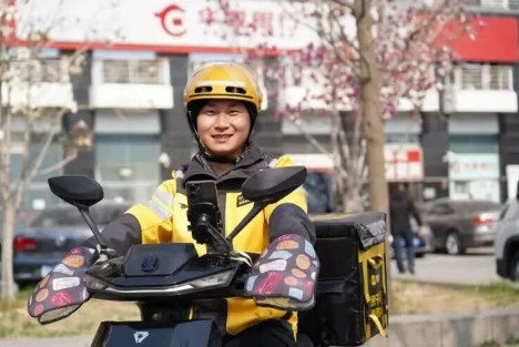 北京万能的“快递、外卖小哥们”