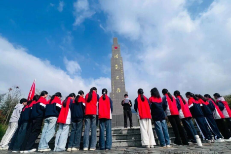 朱旭东：43平方公里，700英烈