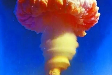中国首次空投原子弹纪实