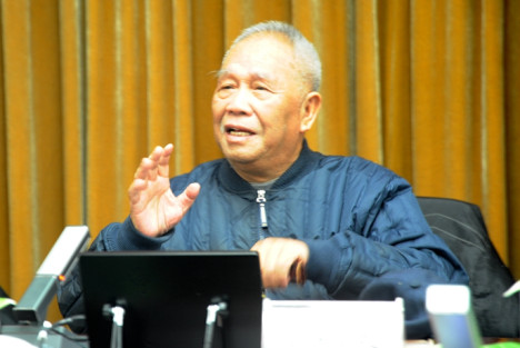 郑伯农：读报有感