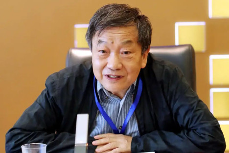 李慎明：必须认真学习马克思主义，特别是其所蕴含的普遍真理和贯穿其中的立场观点方法