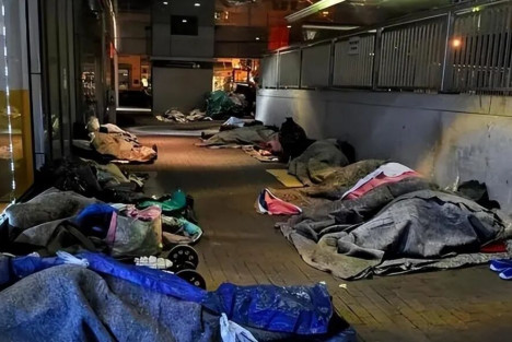 为什么许多美国人过得那么惨？