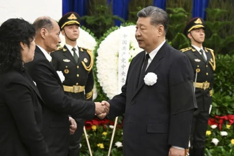 宋平同志遗体在京火化 习近平等到八宝山革命公墓送别
