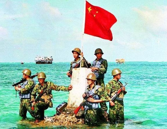 永暑礁长大了，110艘不沉的航空母舰镇守中国南海