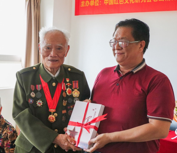 image5 我会老山精神专业委员会举办“尊崇老兵.致敬英雄·强国有我”座谈会