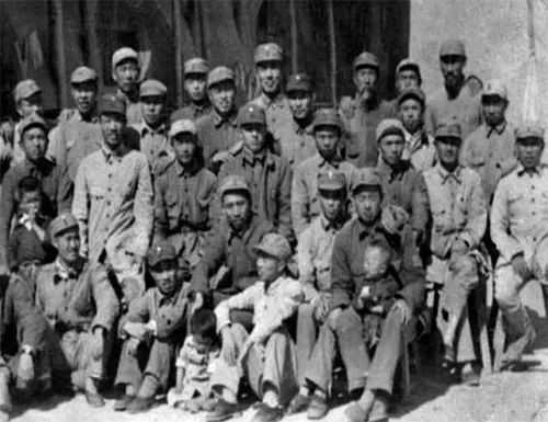 “军中老黄忠” 从清兵当到解放军的传奇一生