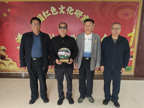 国家一级战斗英雄史光柱到我会老山精神专业委员会调研