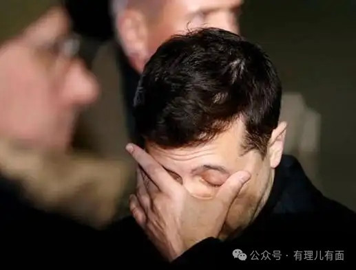 西装革履见懂王，泽连斯基又吃了一张饼