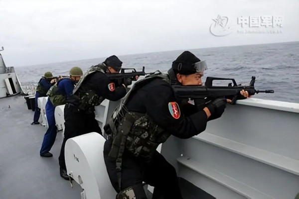 海军上将苏振华：战斗到生命的最后一分钟