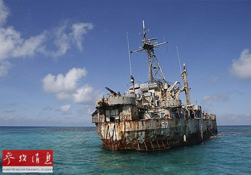 外媒:中国巡逻船锚泊仁爱礁海域菲律宾破船附近