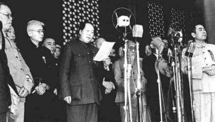 新中国成立后,毛泽东观看国庆阅兵时说了什么