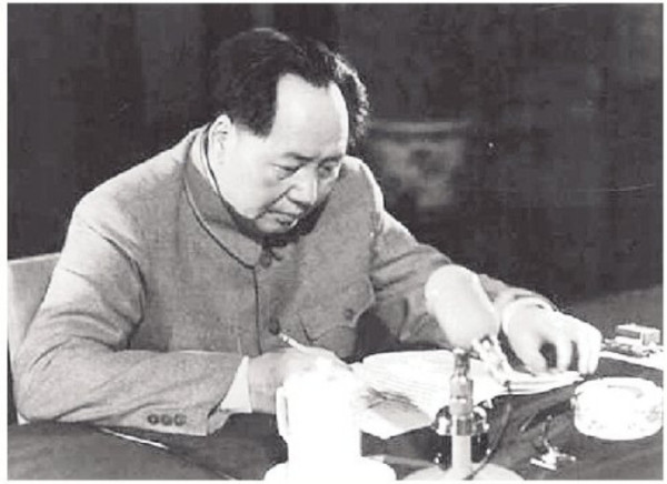 梅白是怎么“变成”毛主席的“秘书”的？