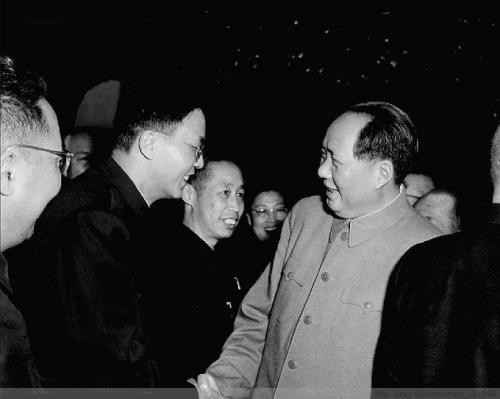 毛主席与科学家交往耸起的历史丰碑