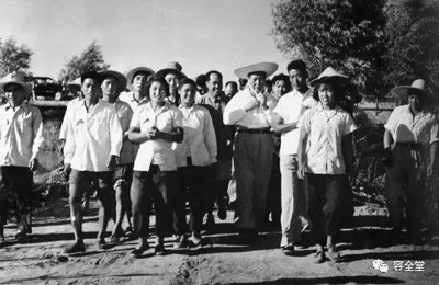 毛主席:上帝就是人民,人民就是上帝