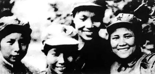 她们丈量了万水千山，也为千千万万中国女性踏出了一条新生道路