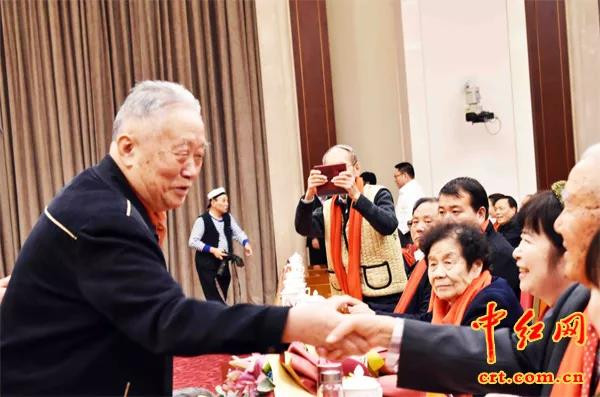 庆新中国70年暨毛主席诞辰126年会在京举行