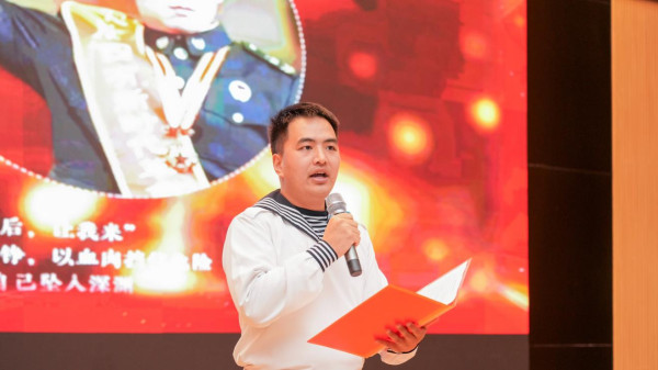 云南举办“百年红色报纸展进校园暨云南省大专院校学生红色经典朗诵大赛”启动仪式