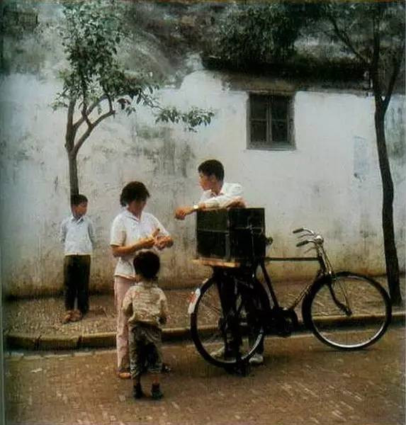日本摄影家说:根本不用抓拍,1980年代的中国儿童每一个都那么纯真