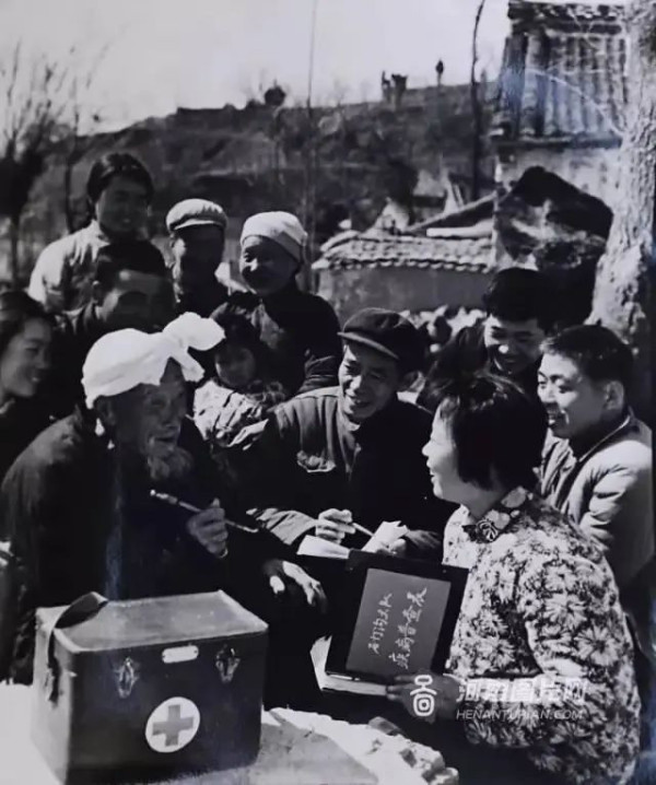 “免费医疗”不可行?且看赤脚医生与社会主义医疗经验