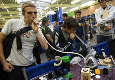 司马南:警惕美国药业巨头下毒