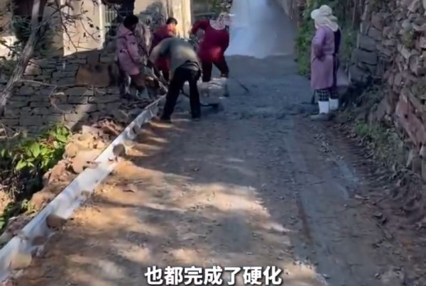 80万点赞！00后村支书的“土味”年终报告为何火了？
