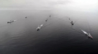 新打法!中俄舰队从海参崴出发,直奔美国家门口