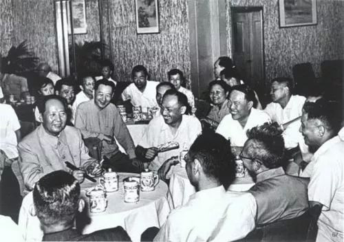 毛主席这样过元旦：于微细处越发凸显伟大！