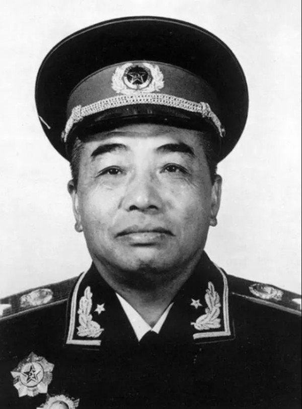 聂荣臻秘书给钱学森送猪肉，被钱学森轰出家门，聂荣臻：你是真笨