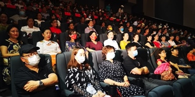 中国红色文化研究会老山精神专业委员会联办红色电影《红麦》观影活动