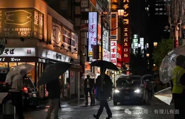 “四面楚歌”的岸田还有啥招？