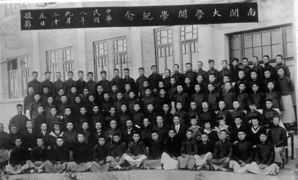 少年周恩来断更的小说被翻出，网友：作者去拯救中华民族了