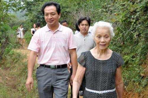李特特:父母均为正国级,扎根北大荒投身农业,晚年献身扶贫工作