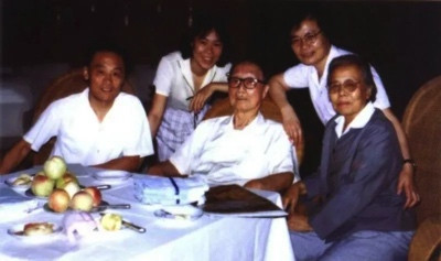 聂力:山高水长 —— 回忆纪念我的父亲聂荣臻元帅逝世30周年